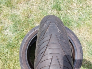 Motor gumik Michelin egyben eladók 30 ezer ft. 180 55 Zr 17 120 70 Zr 17 110 70 Zr 17 - kép 5