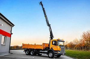 SCANIA P380 - 6X4 Billenőplatós - Darugémes teherautó EURO 4 - kép 3