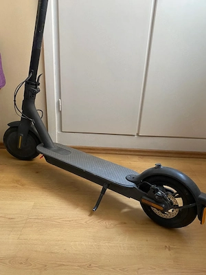 Xiaomi Mi Electric Essential roller - kép 3