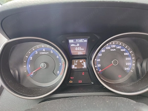 Hyundai I30 1.4i kevésKM vezetett szervízkönyv első tulajdonos - kép 6