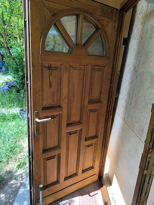 Bejárati ajtó 5 pontos zár Magyar gyártás 98 x 210  ajtólap és tok 7 cm vastag felső bevilágitós kép - kép 4