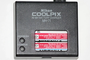 Akkutöltő NIKON Coolpix MH-71 2 db. AA bármely Ni-Mh akkumulátor cellák számára, eladó - kép 3
