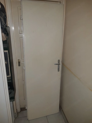 Ajtó tok nélkül teli 62x195cm jobbos falcos zárral kilinccsel - kép 3