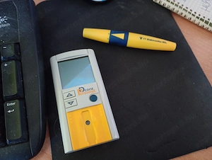 dcont personal vércukormérő + ujszuró 5000ft óbuda hagyatékból eladó tokkal együtt teszteletlen hely
