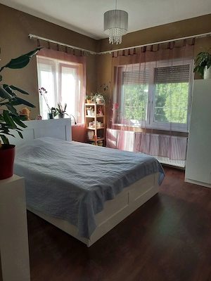 Eladó Bp.,16.ker.-ben Sashalmon, tágas, napfényes, nappali+4 szobás családi otthon, saját garázzsal - kép 3