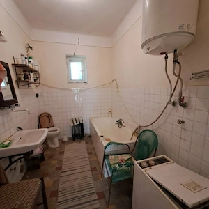Pilisen 90 m2-es, 2 szoba + nappalis családi ház 1566 m2-es telekkel - kép 8