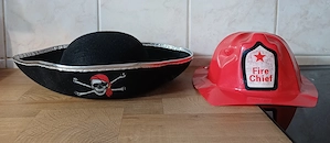 Gyerek kalóz kalap eladó, ajándék tűzoltó sisakkal, ÚJ!