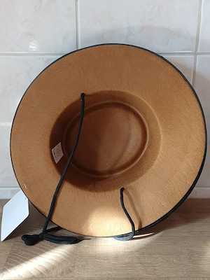 Barna cowboy kalap sheriff csillaggal eladó, gyerek méretű. ÚJ! - kép 3