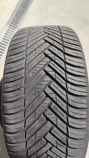 Hankook Kinergy 4s  4 évszakos 225 40 R18 90%-os 2 db eladó  - kép 2