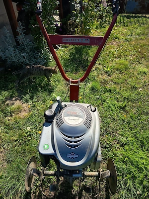 Eladó Robi kapa és benzines háti permetező  - kép 4