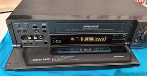 Panasonic NV-HS950 S-VHS csúcs videó kazettákkal - kép 3