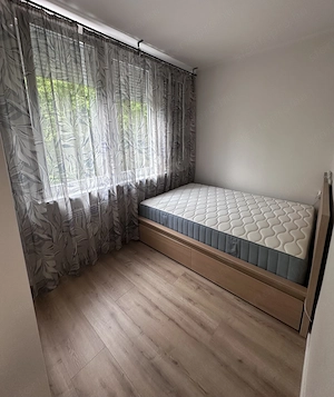 Gödöllőn fiatalos felújított csendes lakás kiadó! - kép 2
