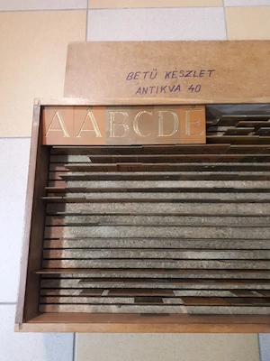 Antikva 40 betű készlet - kép 2