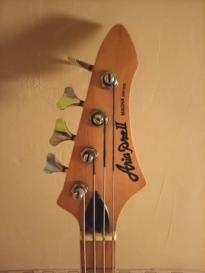 Aria Pro II Magna típusú basszusgitár eladó Keszthelyen. - kép 2