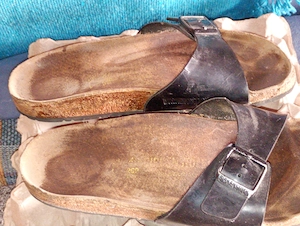 2db Birkenstock Madrid női papucs eur40 fehér és egy fekete 14000ft óbuda személyes átvétel óbudán l - kép 3