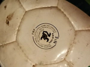 Focilabda 5ös meretű Uefa Minőségű 3000ft óbuda otpbank felírattal jó állapotban eladó személyesen ó - kép 2