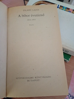 A Dukay család 1 eladó 2000ft óbuda A védőborító elöl felül kicsit elszakadt, a magyar arisztokrácia - kép 3