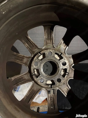 Volkswagen 15 colos felni garnitúra nagyon jó állapotú gumikkal 195 65R15 Falken gumik 2024-es ET 43 - kép 5