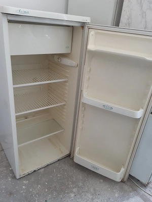 Faure FRA24X 240 19L-es hűtőgép kis fagyasztóval működő - kép 4