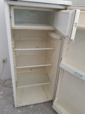 Faure FRA24X 240 19L-es hűtőgép kis fagyasztóval működő - kép 5