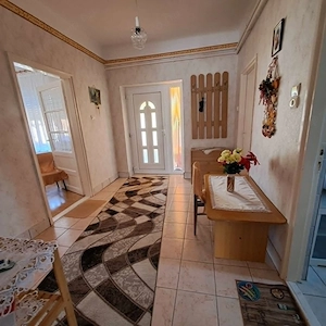 Gombán 120 m2-es, 3 szobás, jó állapotú családi ház 1300 m2-es telekkel - kép 2