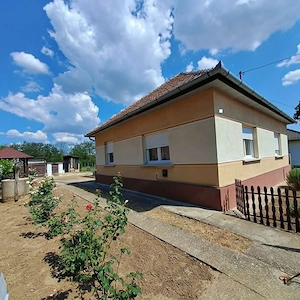Gombán 120 m2-es, 3 szobás, jó állapotú családi ház 1300 m2-es telekkel - kép 10
