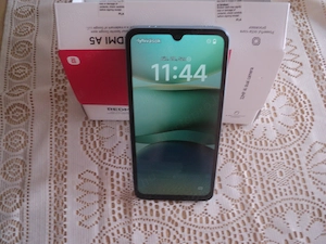 Új még nem használt okos telefon eladó.