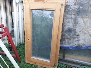 Fa bukó- bukó-nyiló  2 réteg hőszigetelt üveg   sz;60 x 110 cm kép szerinti állapot  ár ;28 ezer ft,