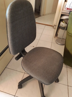 Forgószék légrugós, görgős sötét szürke kárpittal - kép 2