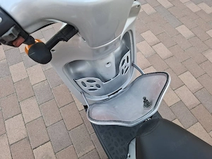 Aprilia Scarabeo 50 Megkímélt - kép 6