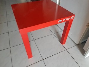 IKEA LACK 55x55cm gyerekasztal a képeken látható állapotban eladó. Pár karcolás van rajta, fotóztam! - kép 2