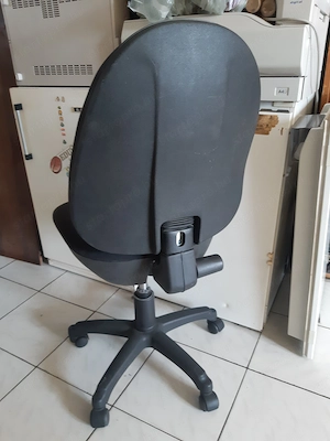 Forgószék légrugós, görgős fekete kárpittal - kép 4
