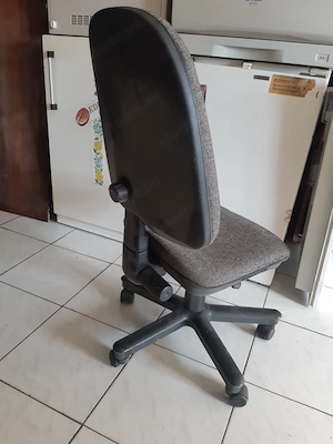 Forgószék szürke kárpittal légrugós, görgős - kép 3