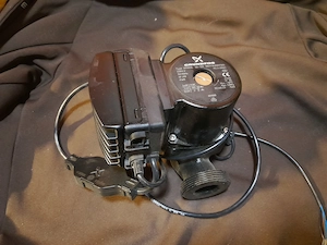 Grundfos UPMXXL 32-120 180 keringetö szivattyu