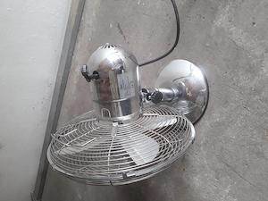 Asztali ventilátor 2 Db kiváló állapotban eladó. Az egyik ezüst a másik fekete színű. Győrből elvihe - kép 3