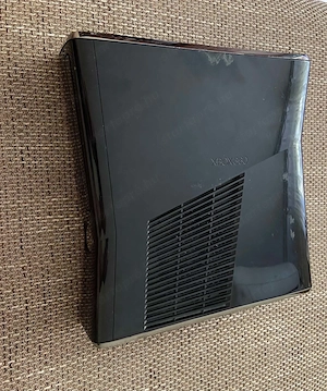Eladó hibás Xbox 360 Slim + eredeti tápegység