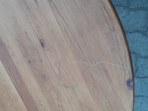 Fenyőfa kerek asztal 70cm átmérőjű és 75cm magas - kép 5