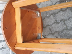 Fenyőfa kerek asztal 70cm átmérőjű és 75cm magas - kép 4