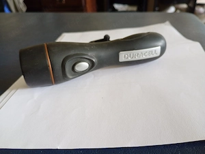 Duracell zseblámpa 2000ft óbuda személyesen óbudán lakcimemen  36 50 104 8272  Ez egy gumi bevonatta