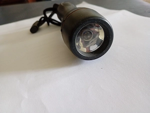 Duracell zseblámpa 2000ft óbuda személyesen óbudán lakcimemen  36 50 104 8272  Ez egy gumi bevonatta - kép 2