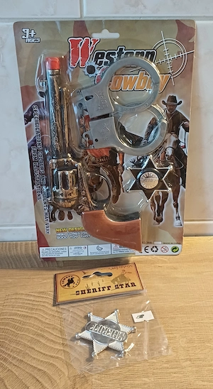 Western-Cowboy szett jelmez kiegészítő eladó, plusz ajándék sheriff csillaggal, ÚJ!