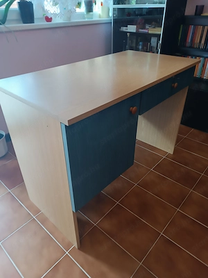 Íróasztal normál méret