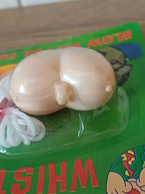 3 db. nyakba akasztható női melleket formáló síp eladó, Új!  - kép 5