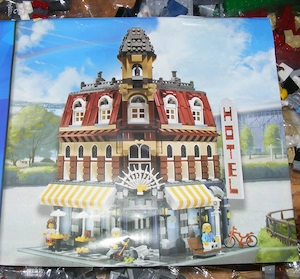 Lego komp. Creator 10182 Cafe Corner Moduláris ház 2056db ÚJ - kép 8