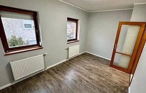 Vácon hosszú távra kiadó, egy 47 m  + erkélyes, téglaépítésű társasházi lakás.   - kép 9