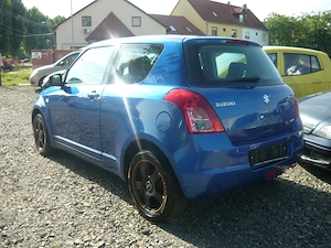 Suzuki Swift 1.3 Club - kép 9