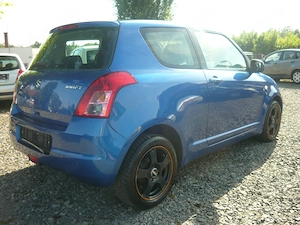 Suzuki Swift 1.3 Club - kép 3