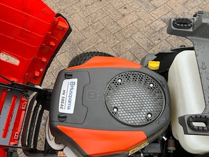 Husqvarna TC 215T fűnyíró traktor - kép 10