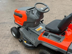Husqvarna TC 215T fűnyíró traktor - kép 4