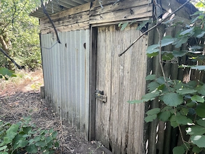 Zárt kert gyümölcsös, tégla házzal, tárolóval, fúrt kuttal - kép 3